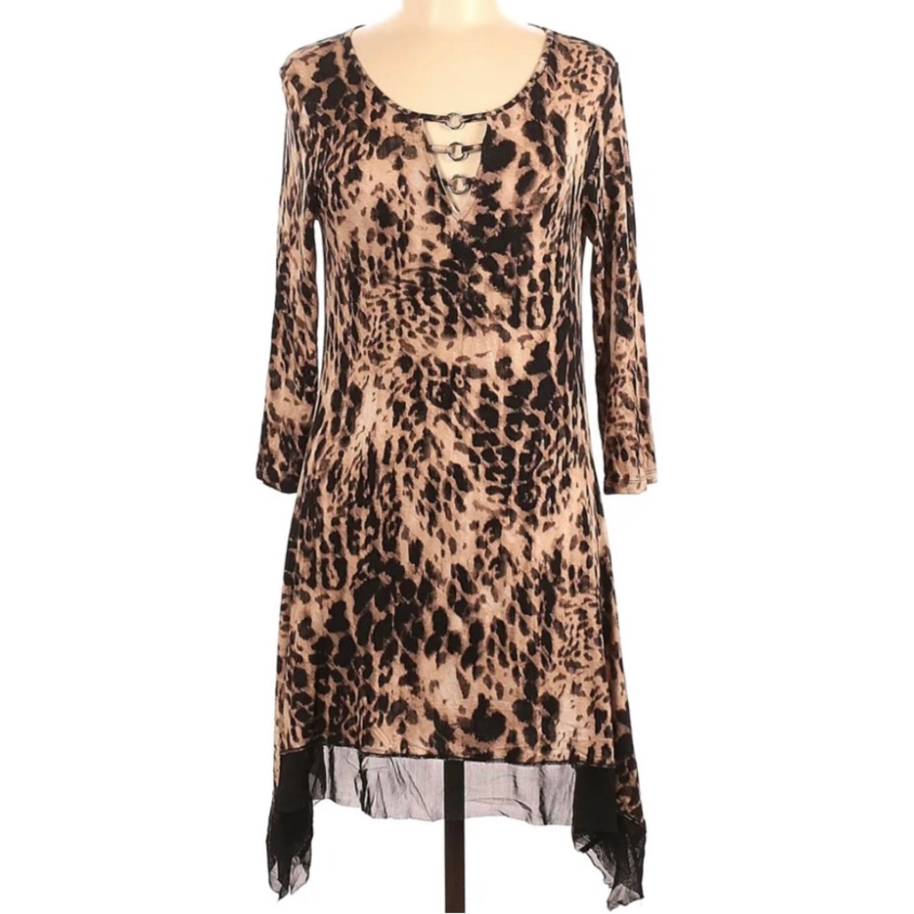 Cable & Gauge Sz XL Long Sleeve Multi Hem V-Neck With Metal Details Animal Print